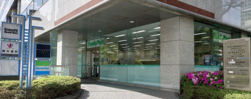 コンビニ　ファミリーマート　堂島浜店（コンビニ）まで221m