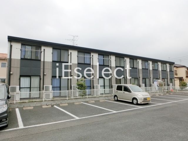 建物外観　周辺にスーパーやコンビニがあり便利です。車や自転車があると…