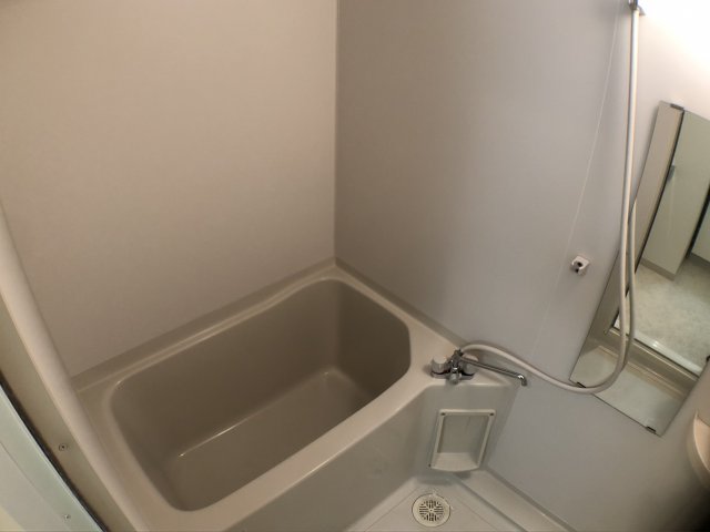 バス・シャワールーム　清潔感のあるバスルームです♪