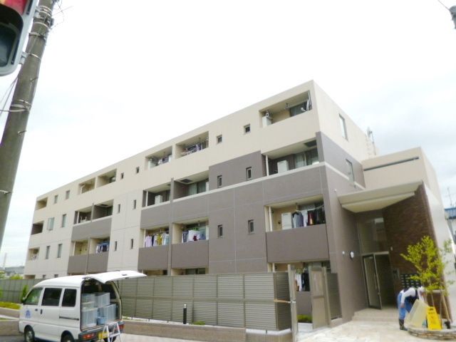 建物外観　★2011年築のオートロックマンション★更新料なし★