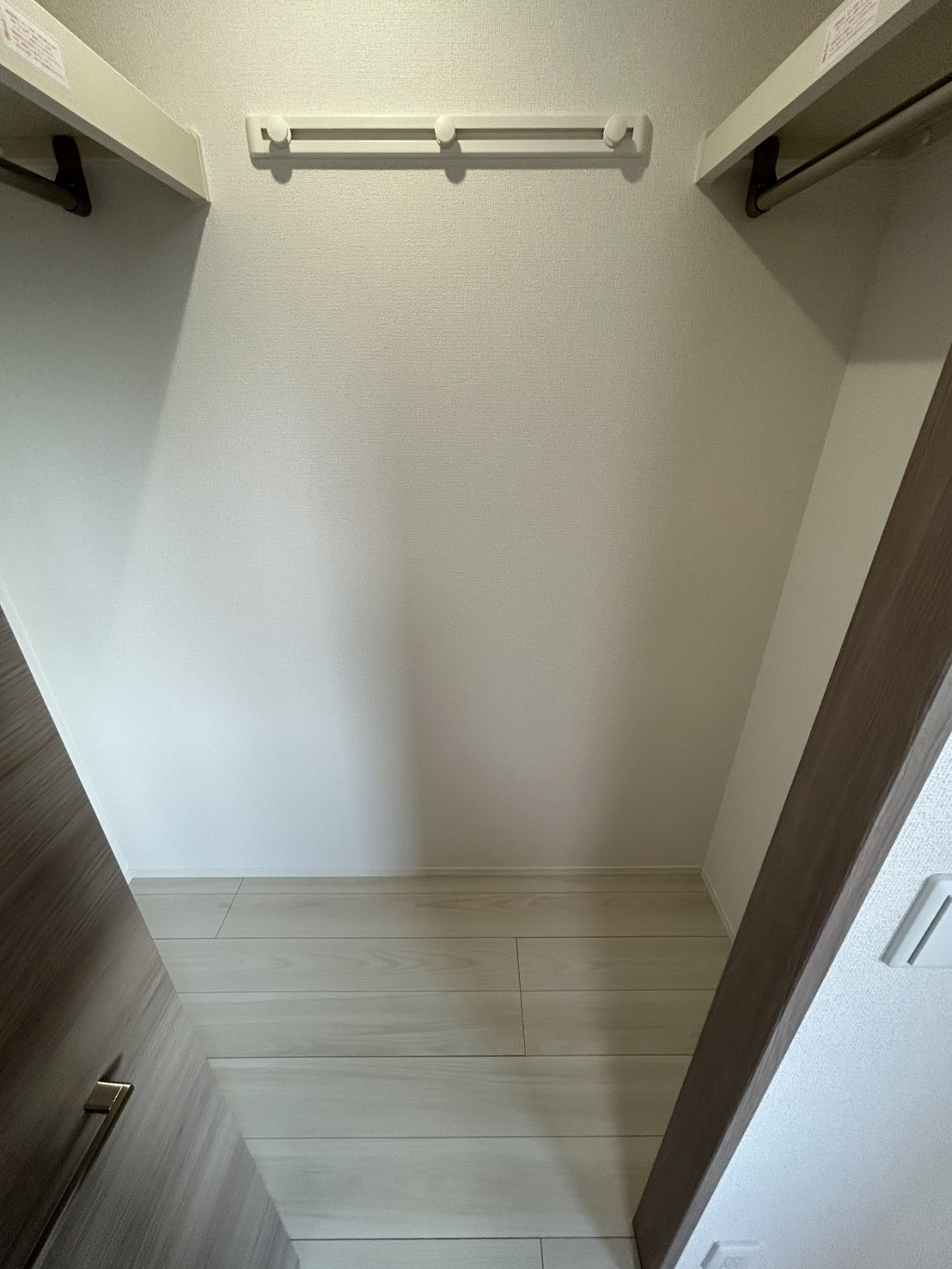 収納　ウォークインクローゼットで洋服もたくさん収納！