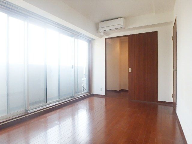 居室・リビング　★６．４帖の洋室です★