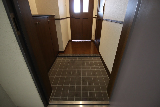 玄関　同建物内別室の参考写真です