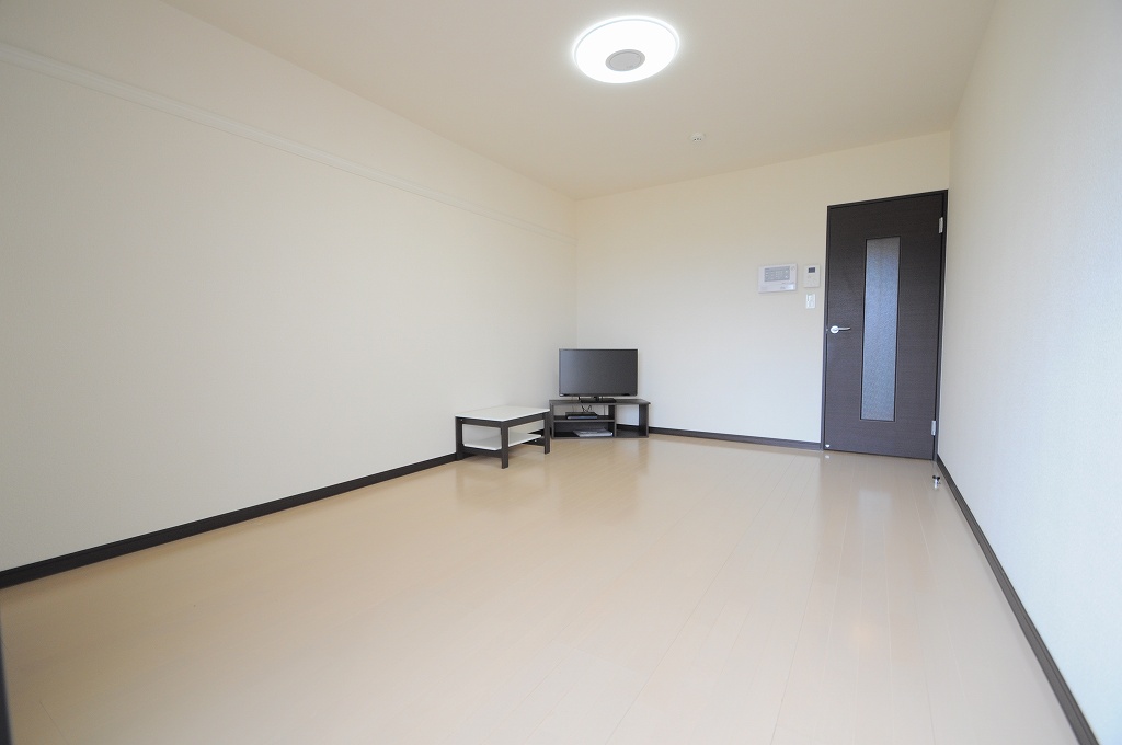 居室・リビング　備品や設備仕様は号室等により異なります現地をご確認下さい。