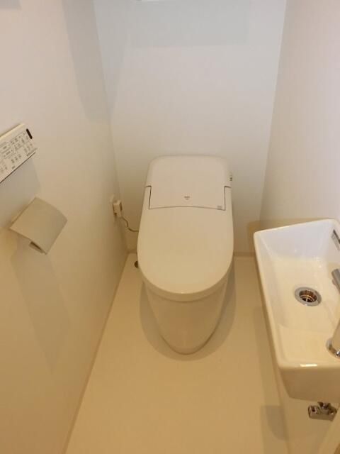 トイレ　ゆったりとした空間のトイレです