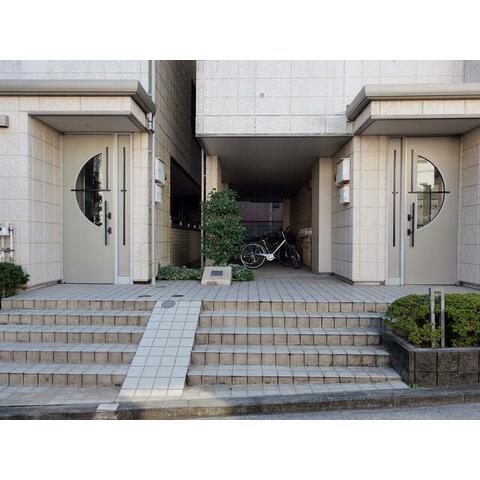 エントランス　綺麗なエントランス♪