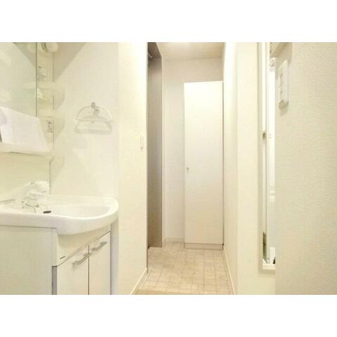 玄関　シューズボックス付きの玄関♪