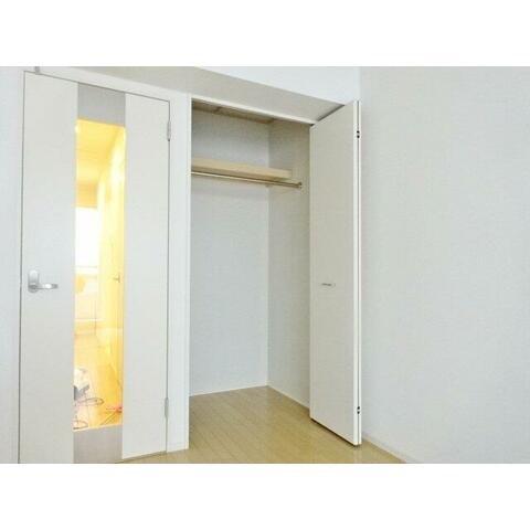 収納　ハンガーラック付きで楽々収納♪