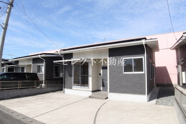 建物外観　インフィールド駅前通り