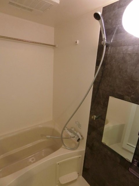 バス・シャワールーム　バスルーム