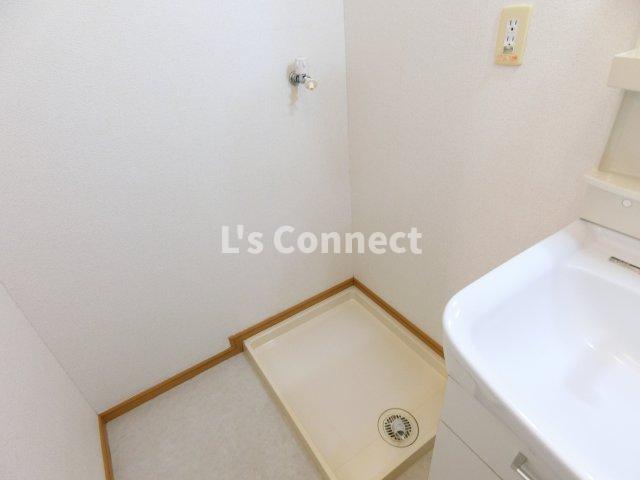 その他設備　室内洗濯機置き場には排水パン付き。