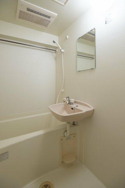 バス・シャワールーム　?