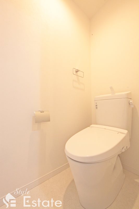 トイレ　温水洗浄便座