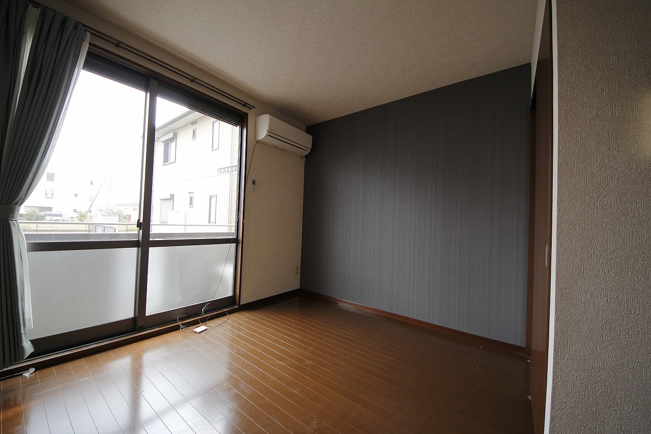 居室・リビング　※カーテンは付きません