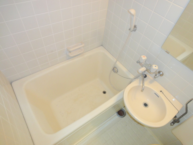 バス・シャワールーム　お風呂で日々の疲れを落としましょう