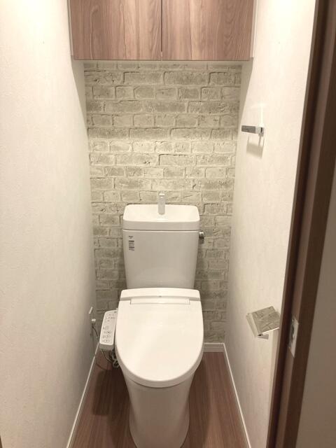 トイレ　※写真は同タイプ住戸です。