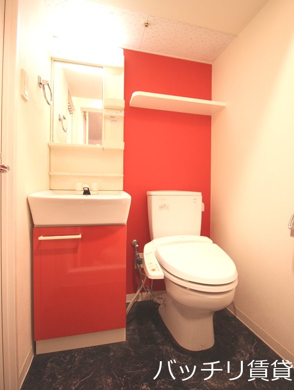 洗面設備　画像は別号室イメージの為、現況を優先いたします。