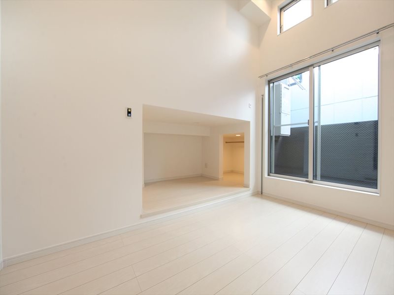 居室・リビング　洋室5.9帖　アンダーロフト4.9帖（寝室にも使えます）