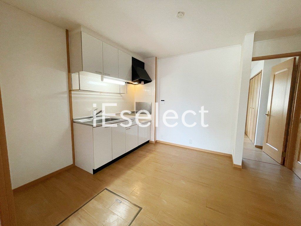 居室・リビング　間仕切りを開ければ開放的な空間です