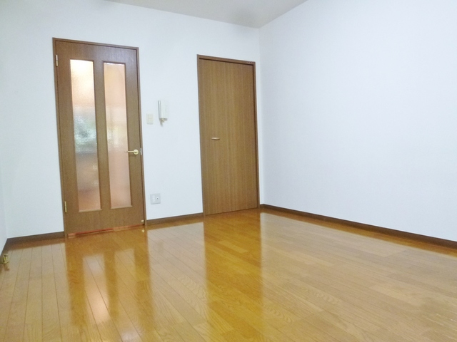 その他部屋・スペース　８．１帖のゆとりある洋室！