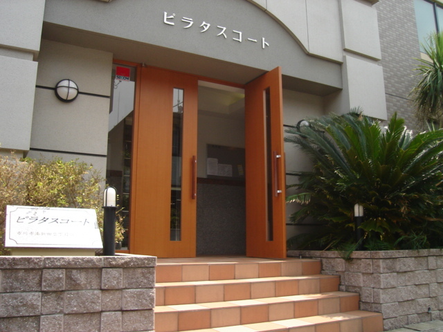 エントランス　オートロック付き、鉄筋コンクリート造