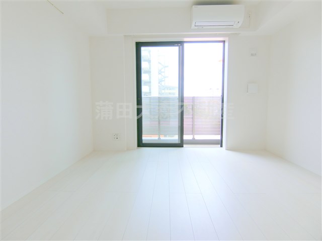 居室・リビング　西向きの洋室7.4帖