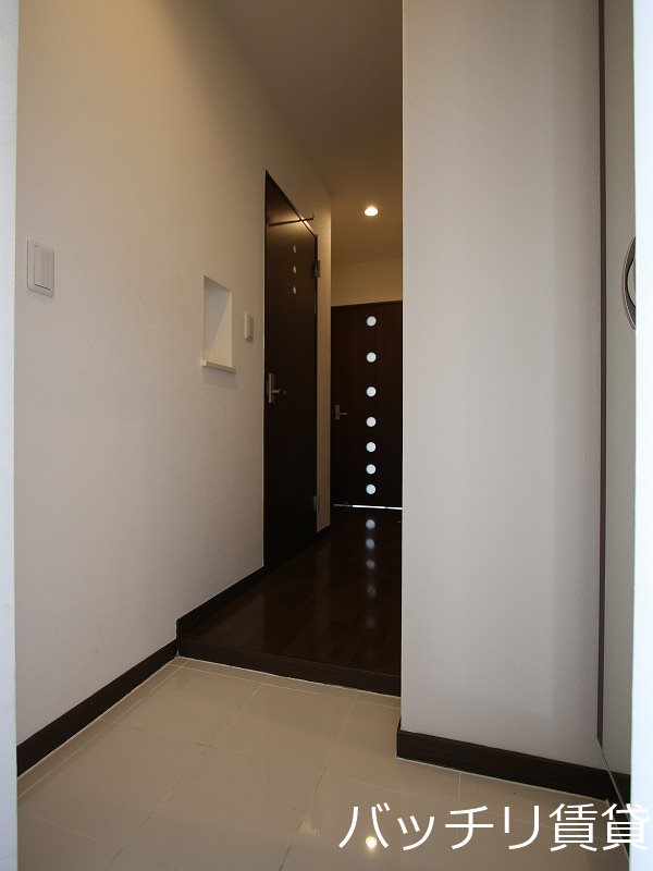 玄関　同型シリーズタイプの為、現状を優先いたします