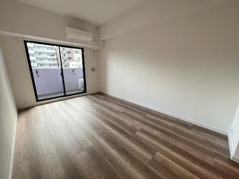 居室・リビング　室内