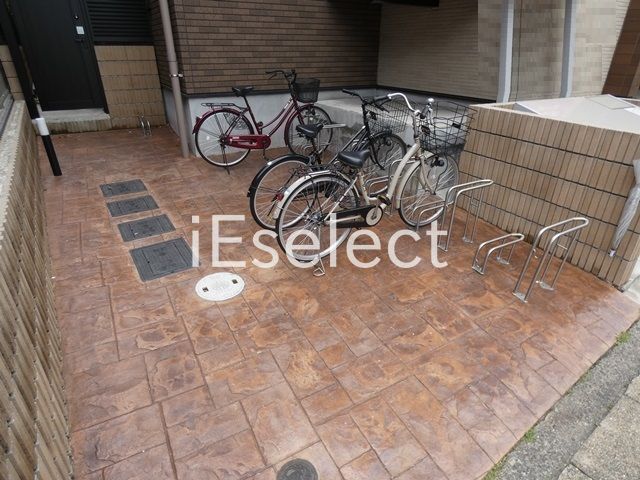 駐車場　敷地内駐輪スペース有ります