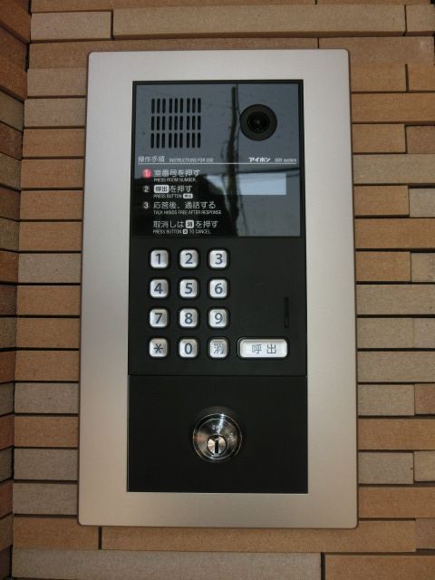 セキュリティ　TVモニター付きオートロックシステムです