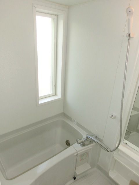 バス・シャワールーム　追い焚き機能付きのお風呂です。