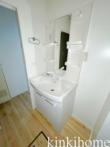 洗面設備　写真は別のお部屋です。※現況優先