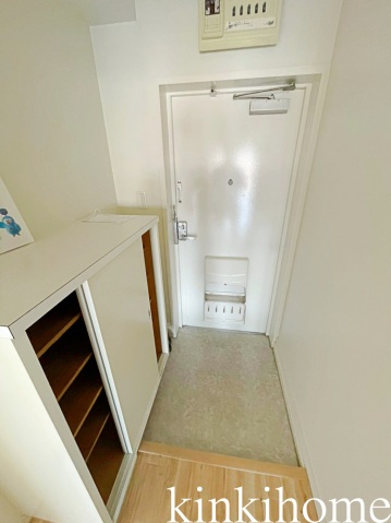 玄関　写真は別のお部屋です。※現況優先