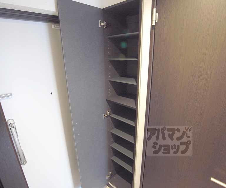 収納　トールタイプのシューズボックス。
