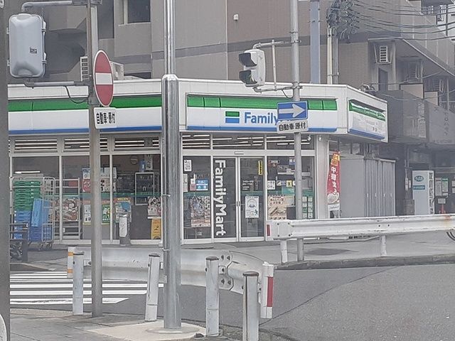 コンビニ　ファミリーマート新栄店（コンビニ）まで480m