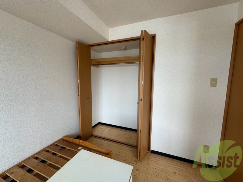 収納　寝室の収納です。部屋がすっきり片付きます。