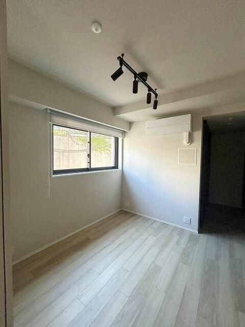 プラウドタワー本町二丁目の居間写真