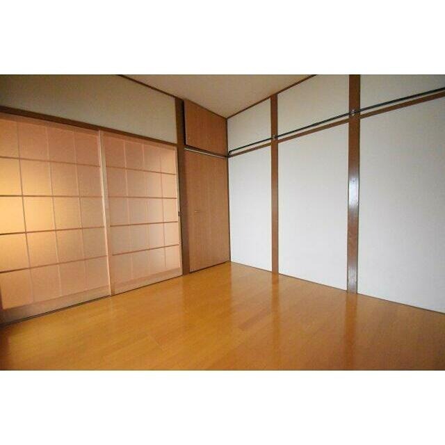 居室・リビング　写真は別号室です。