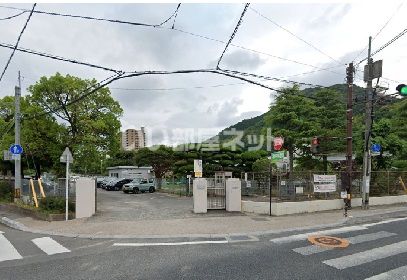 小学校　国立山口大学教育学部附属山口小学校（小学校）まで622m