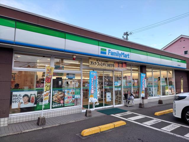 コンビニ　ファミリーマート川内白和町店（コンビニ）まで1499m