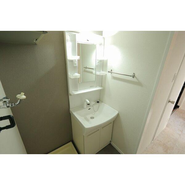 洗面設備　４０１号の部屋です