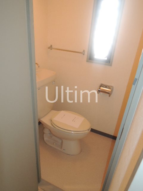 トイレ　別部屋のお写真です。ご参考までに！