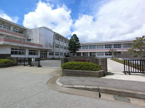 小学校　成田市立本城小学校（小学校）まで1396m