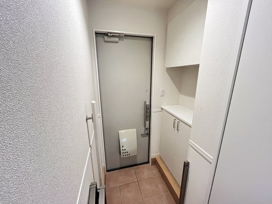 玄関　※別部屋の写真です