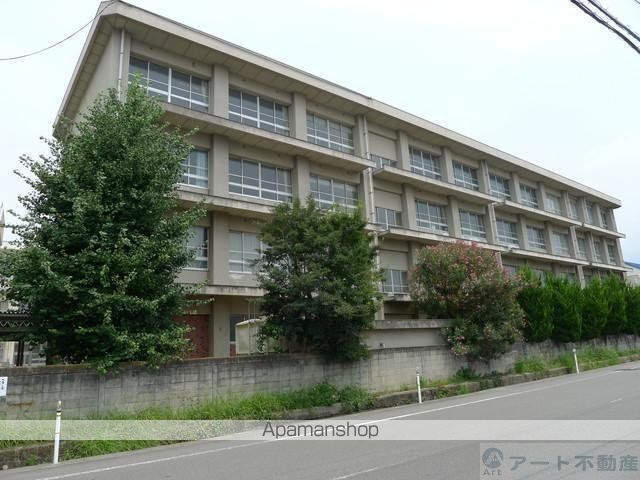 小学校　雄郡小学校（小学校）まで1965m
