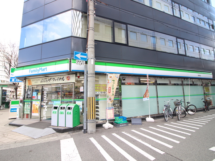 コンビニ　ファミリーマート（コンビニ）まで85m