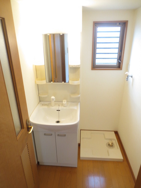 洗面設備　同じ部屋タイプの別部屋の写真です。現況と異なる場合は現況を優
