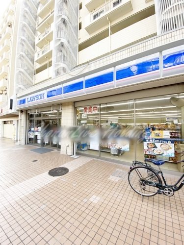 コンビニ　ローソン 片瀬海岸店（コンビニ）まで438m