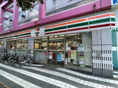 コンビニ　セブンイレブン墨田両国2丁目店（コンビニ）まで215m
