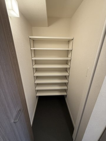 収納　※写真は同じマンションの違う部屋のものになります。